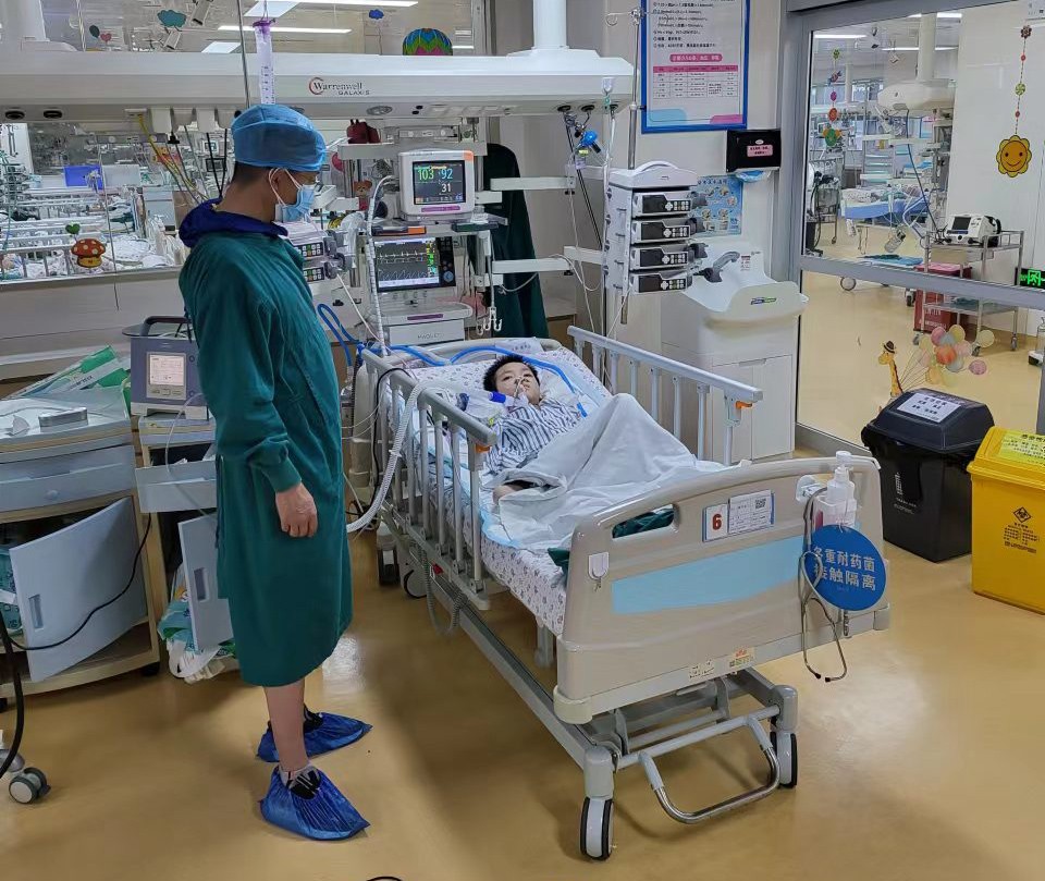 格尔木市跨省救护车出租公司