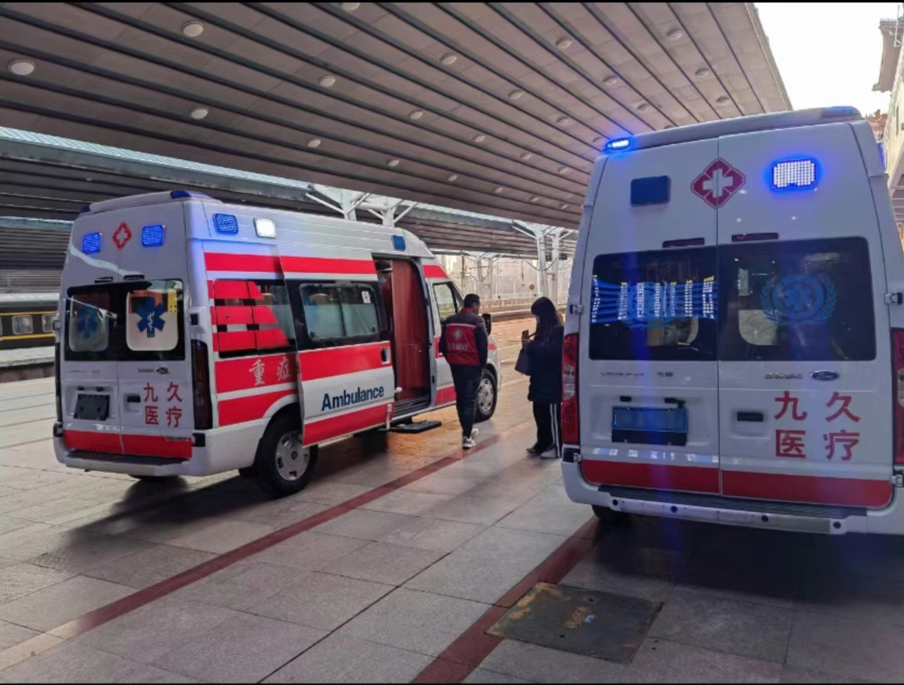 格尔木市救护车长途转运